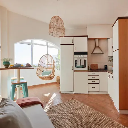 Apartment Infinite Ocean View W/ Free Parking By Timecooler *