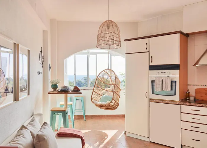 Infinite Ocean View W/ Free Parking By Timecooler
